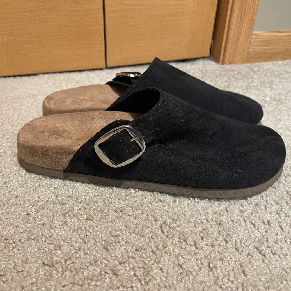 NWOT Time and Tru black mules